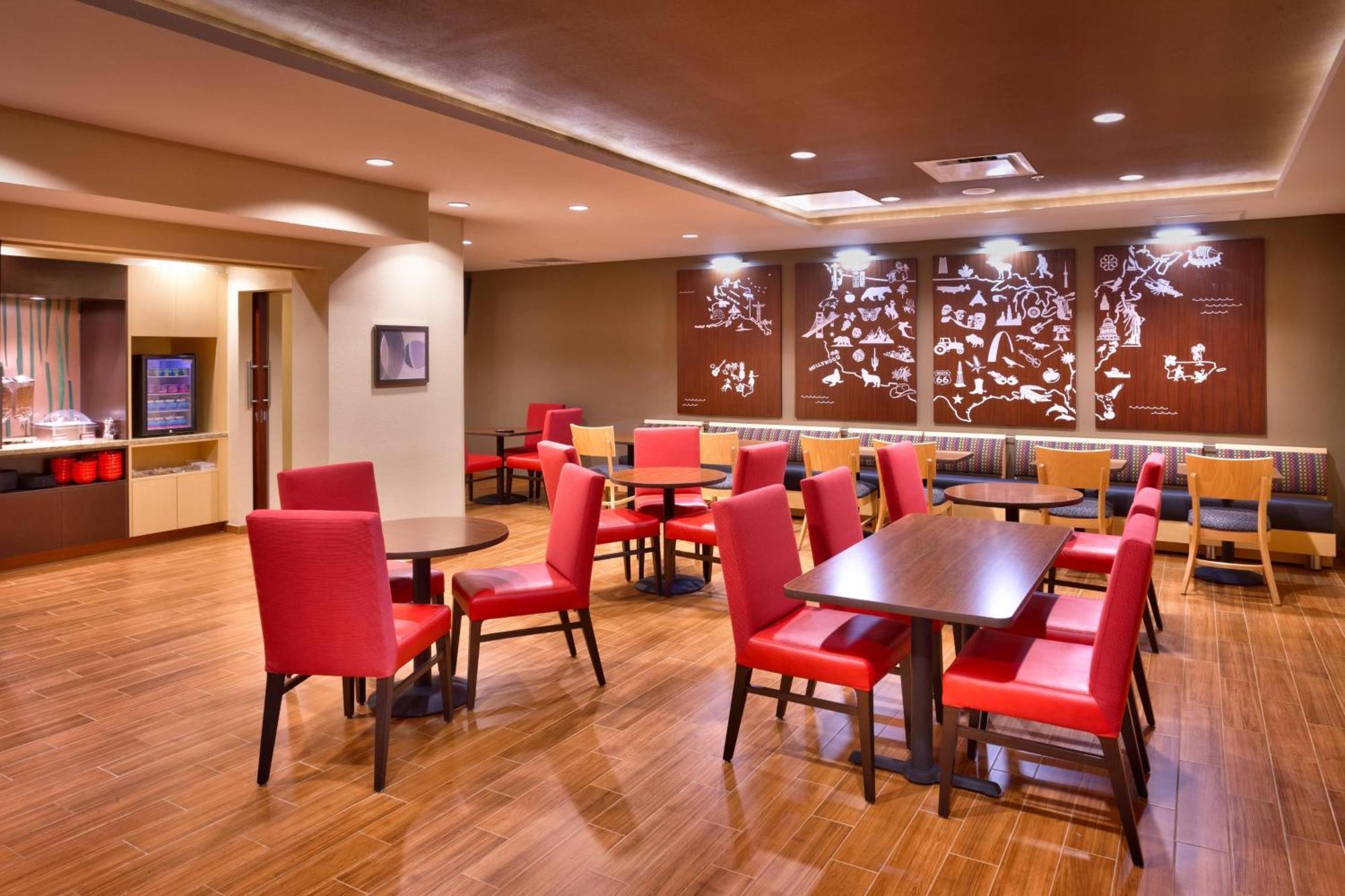Towneplace Suites By Marriott Dickinson Exterior foto